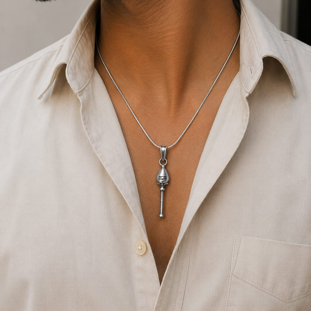 Silver vel pendant