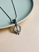 Load image into Gallery viewer, Waheguru silver pendant