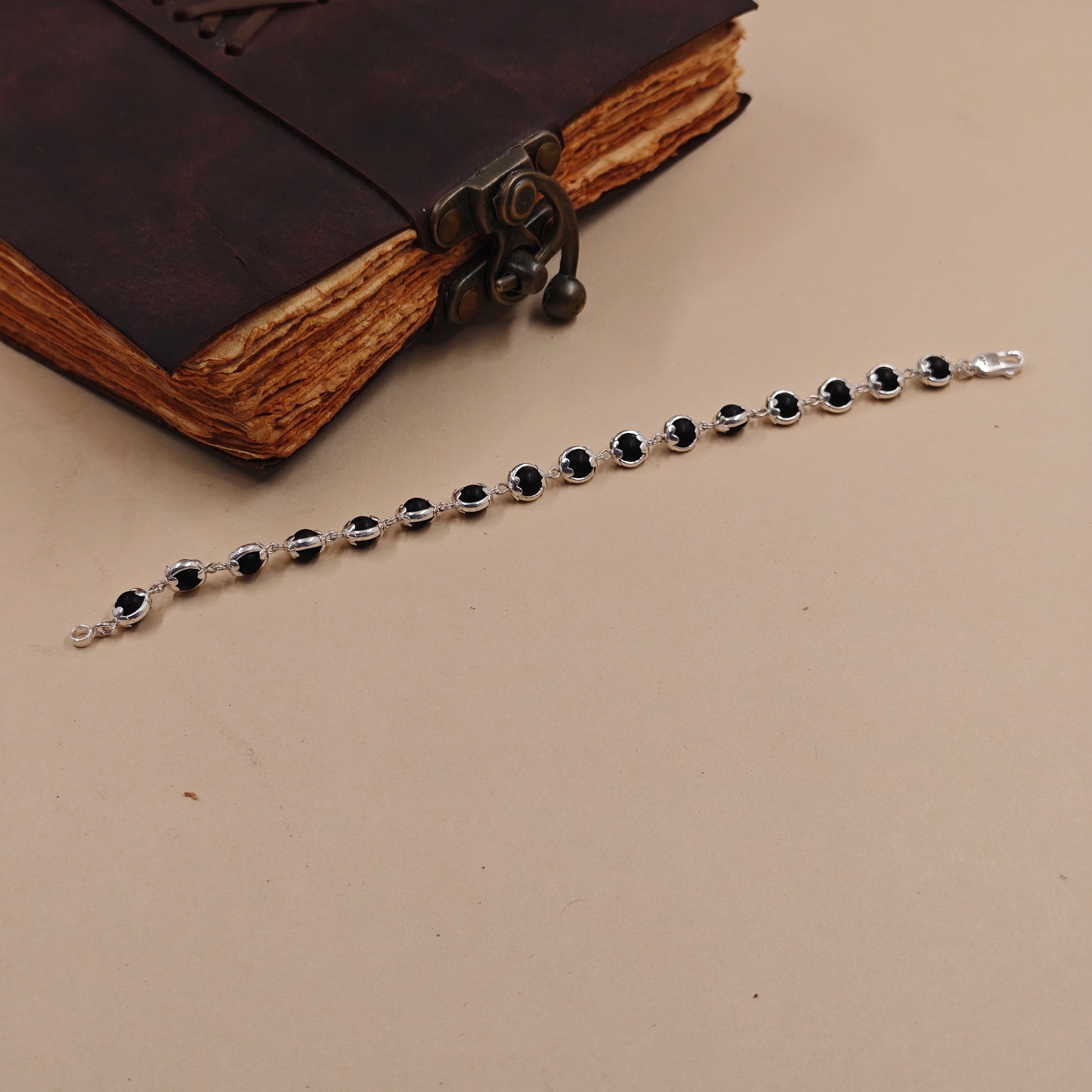 Silver Karanguli Circle Bracelet