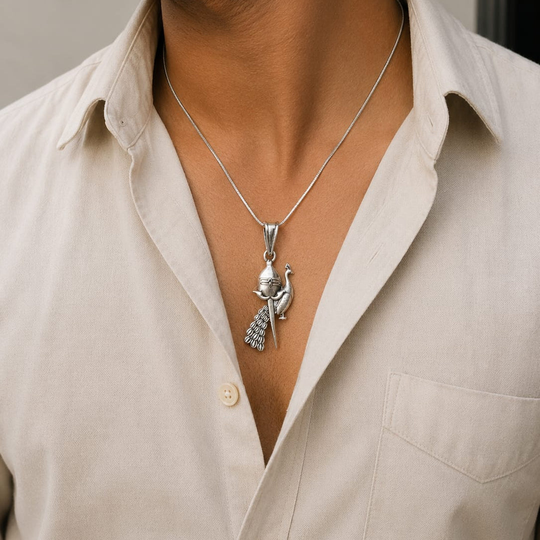 Silver vel pendant 