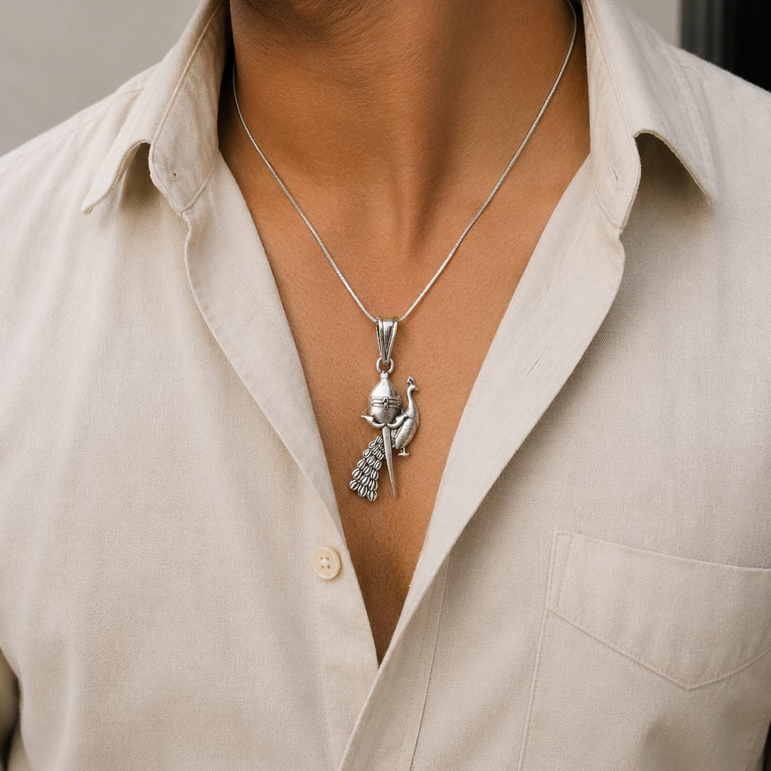 Silver vel pendant 