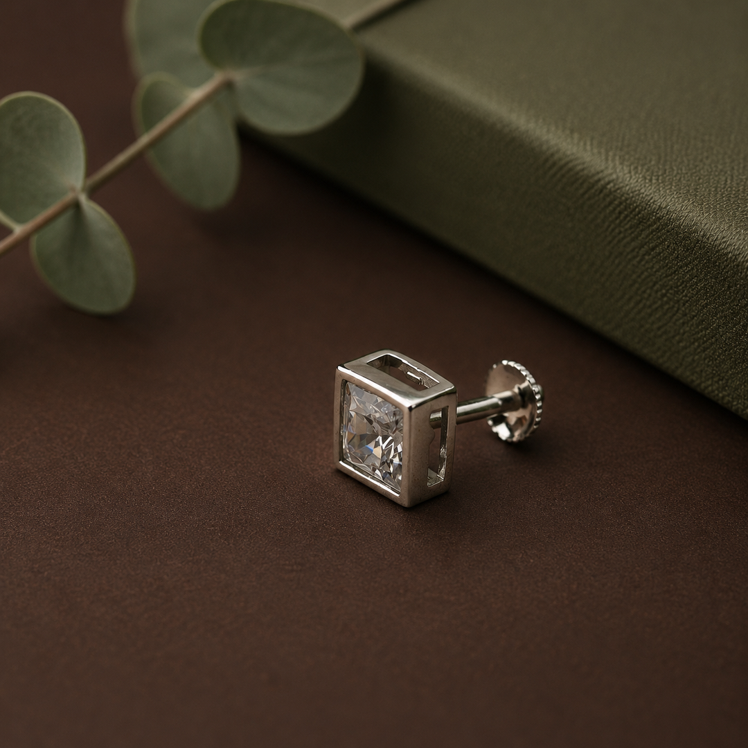 Square solitaire stud
