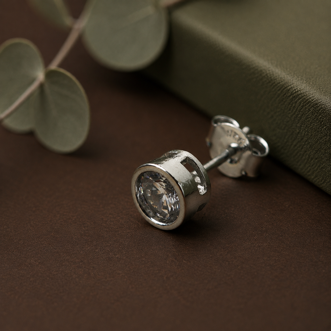 Minimal Crystal Stud Earring